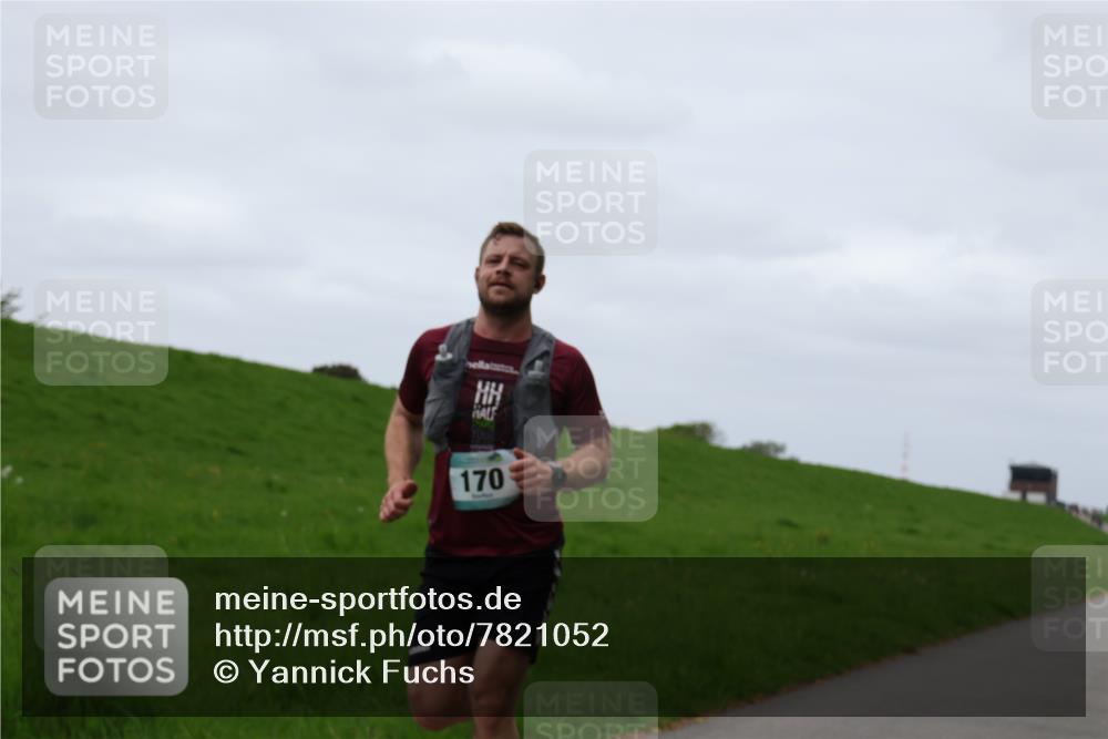 04.05.2025 - 8. Wedeler Halbmarathon Yannick Fuchs http://msf.ph/oto/7821052 04.05.2025 11:28:00 Laufen 170 meine-sportfotos.de
