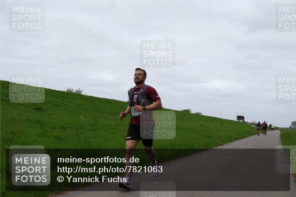 04.05.2025 - 8. Wedeler Halbmarathon Yannick Fuchs http://msf.ph/oto/7821063 04.05.2025 11:28:00 Laufen  meine-sportfotos.de