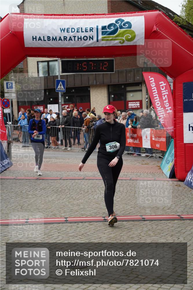 04.05.2025 - 8. Wedeler Halbmarathon Felixshl http://msf.ph/oto/7821074 04.05.2025 11:57:10 Ziel 80, 306 meine-sportfotos.de
