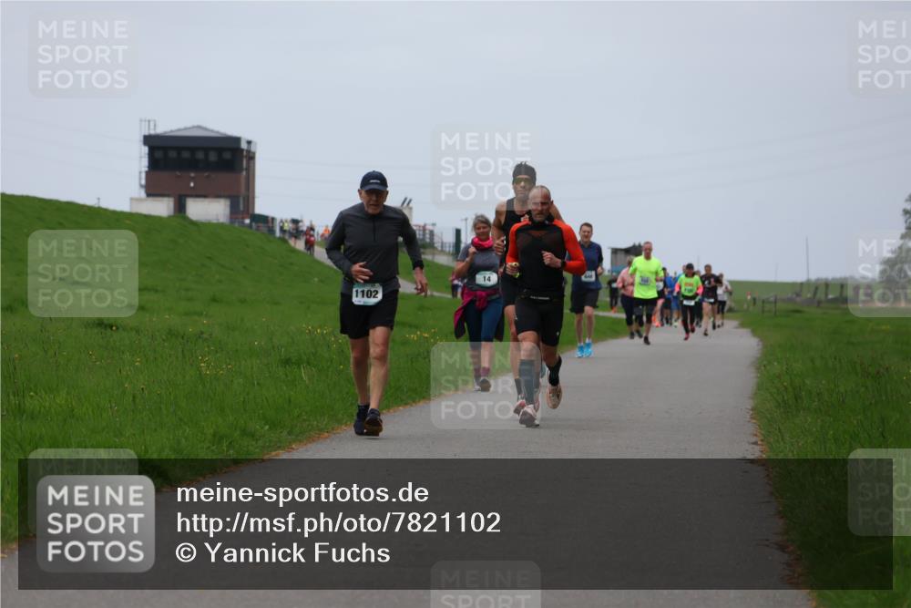 04.05.2025 - 8. Wedeler Halbmarathon Yannick Fuchs http://msf.ph/oto/7821102 04.05.2025 11:28:04 Laufen 1102, 14 meine-sportfotos.de