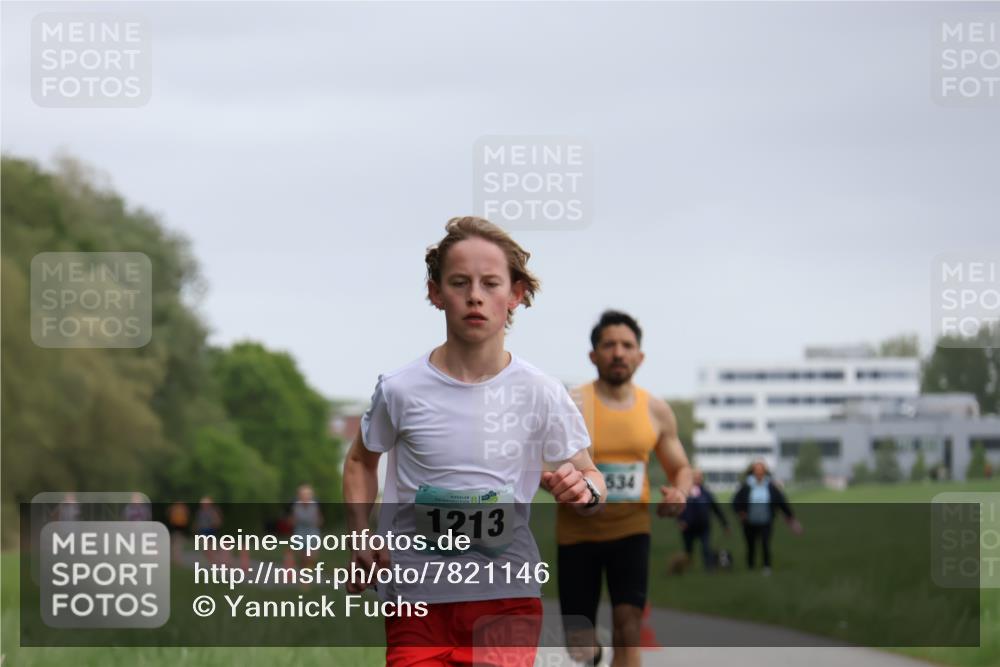 04.05.2025 - 8. Wedeler Halbmarathon Yannick Fuchs http://msf.ph/oto/7821146 04.05.2025 11:09:53 Laufen 1213, 534 meine-sportfotos.de