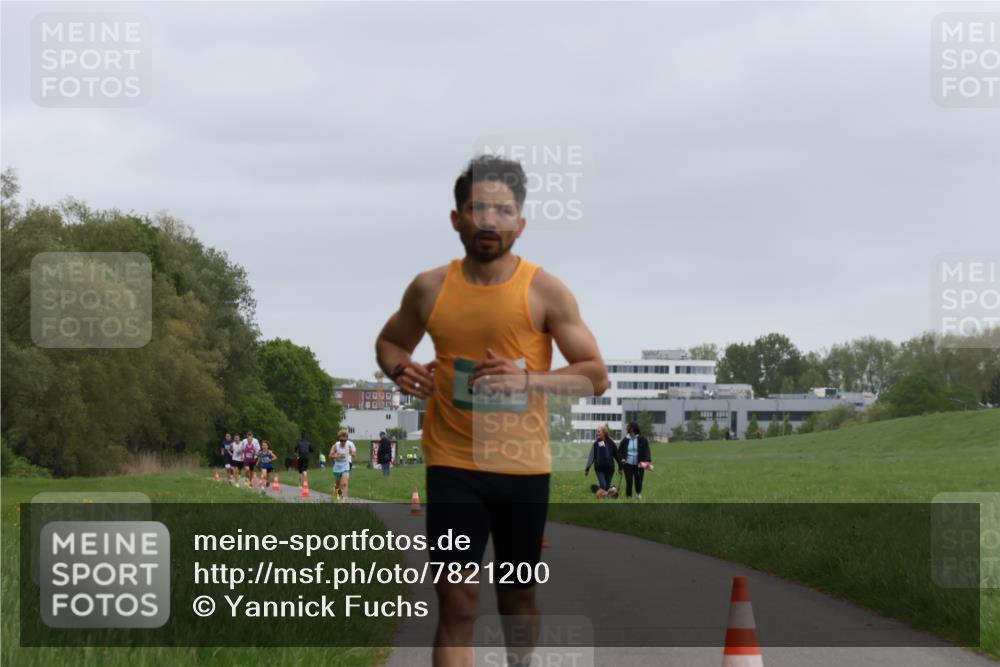 04.05.2025 - 8. Wedeler Halbmarathon Yannick Fuchs http://msf.ph/oto/7821200 04.05.2025 11:09:56 Laufen  meine-sportfotos.de