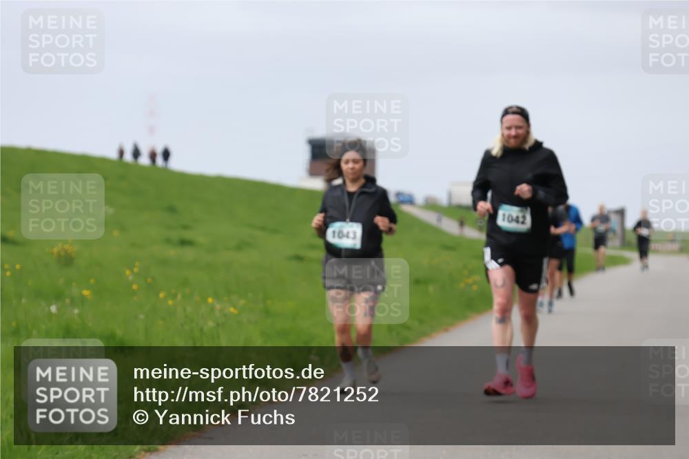 04.05.2025 - 8. Wedeler Halbmarathon Yannick Fuchs http://msf.ph/oto/7821252 04.05.2025 12:06:53 Laufen 1043, 1042 meine-sportfotos.de
