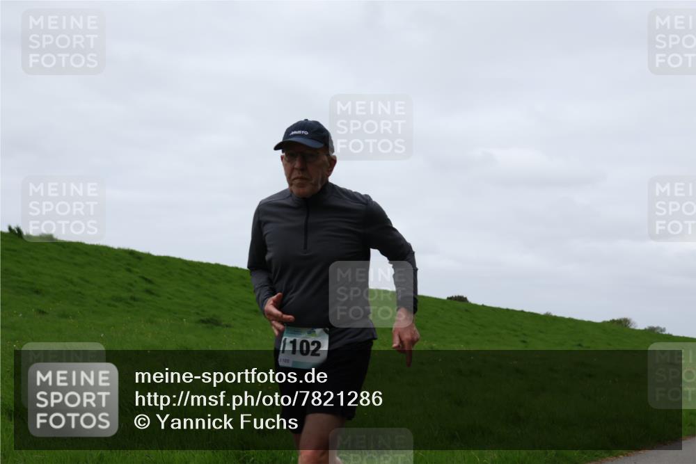 04.05.2025 - 8. Wedeler Halbmarathon Yannick Fuchs http://msf.ph/oto/7821286 04.05.2025 11:28:17 Laufen 1102, 8105 meine-sportfotos.de