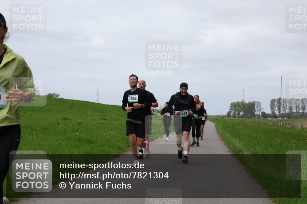 04.05.2025 - 8. Wedeler Halbmarathon Yannick Fuchs http://msf.ph/oto/7821304 04.05.2025 11:51:24 Laufen 1052, 443 meine-sportfotos.de
