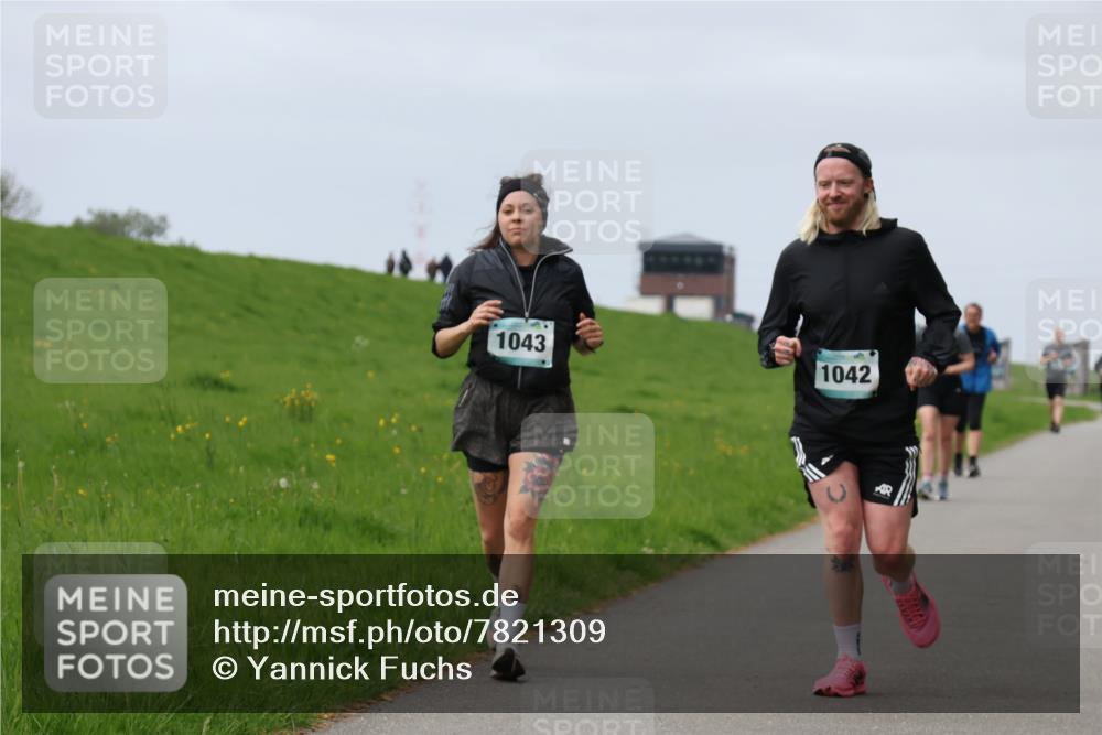 04.05.2025 - 8. Wedeler Halbmarathon Yannick Fuchs http://msf.ph/oto/7821309 04.05.2025 12:06:55 Laufen 1043, 1042 meine-sportfotos.de