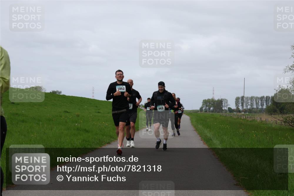 04.05.2025 - 8. Wedeler Halbmarathon Yannick Fuchs http://msf.ph/oto/7821318 04.05.2025 11:51:25 Laufen 1052 meine-sportfotos.de