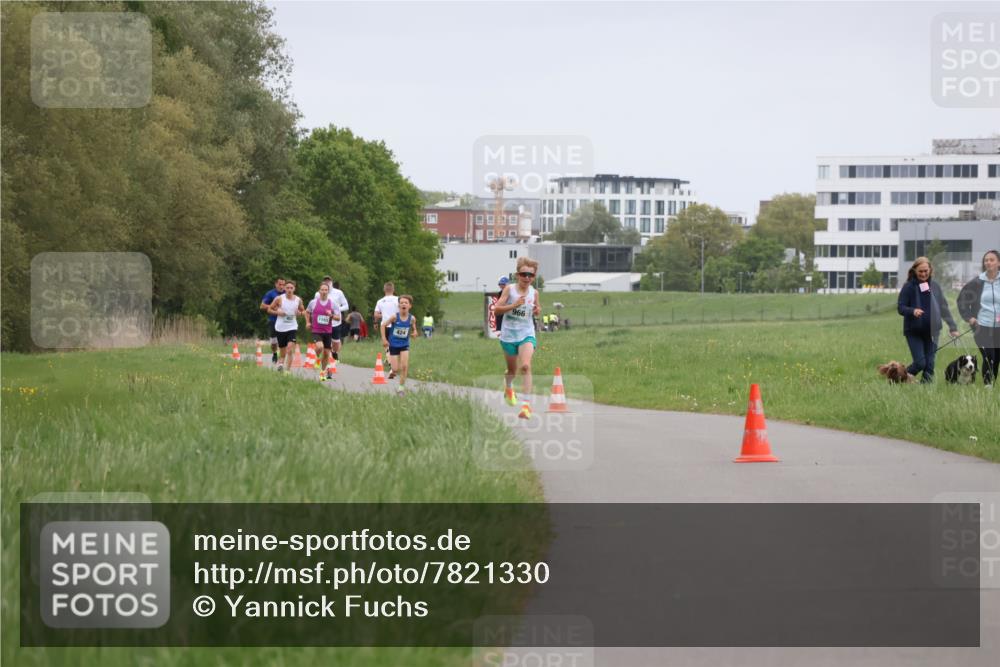04.05.2025 - 8. Wedeler Halbmarathon Yannick Fuchs http://msf.ph/oto/7821330 04.05.2025 11:10:00 Laufen 1193, 996 meine-sportfotos.de