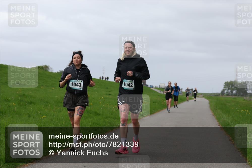 04.05.2025 - 8. Wedeler Halbmarathon Yannick Fuchs http://msf.ph/oto/7821339 04.05.2025 12:06:57 Laufen 1043, 1042 meine-sportfotos.de