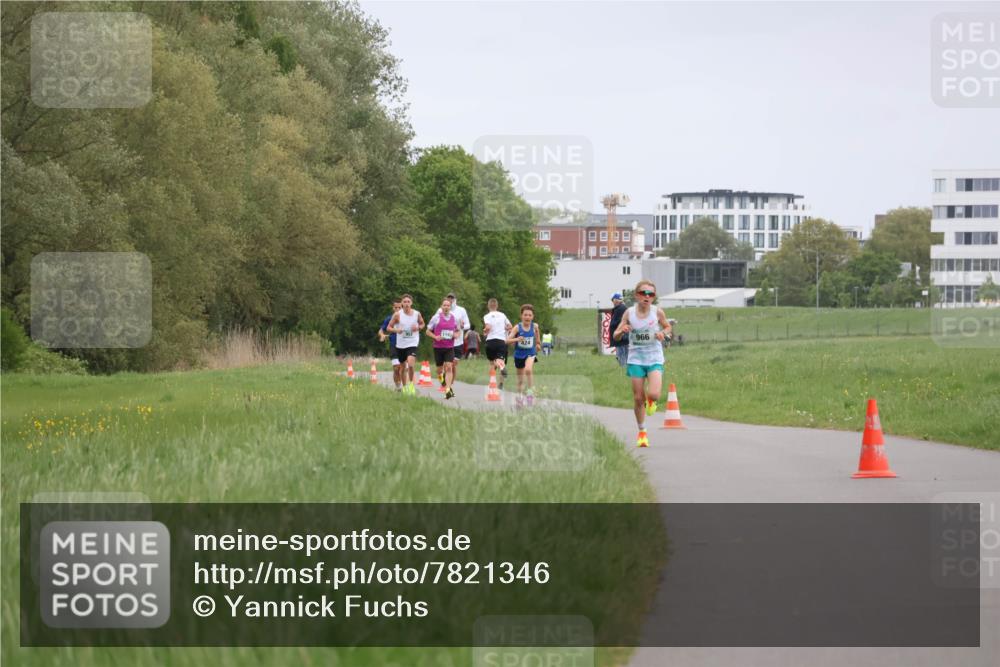 04.05.2025 - 8. Wedeler Halbmarathon Yannick Fuchs http://msf.ph/oto/7821346 04.05.2025 11:10:01 Laufen 966 meine-sportfotos.de