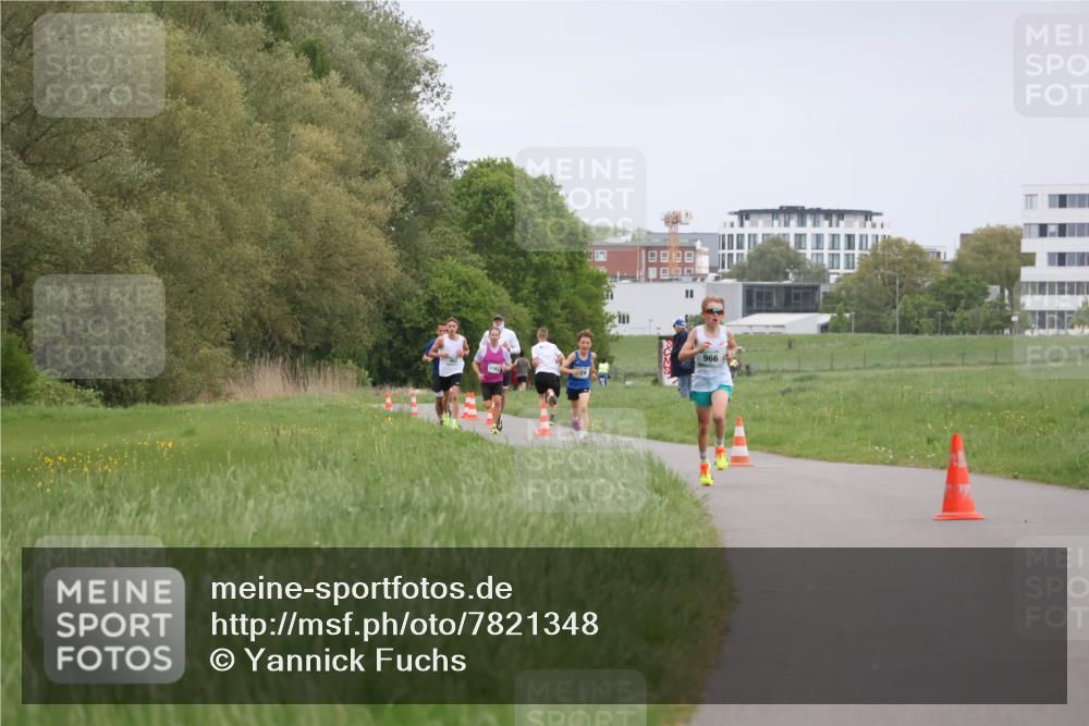 04.05.2025 - 8. Wedeler Halbmarathon Yannick Fuchs http://msf.ph/oto/7821348 04.05.2025 11:10:01 Laufen 20 meine-sportfotos.de