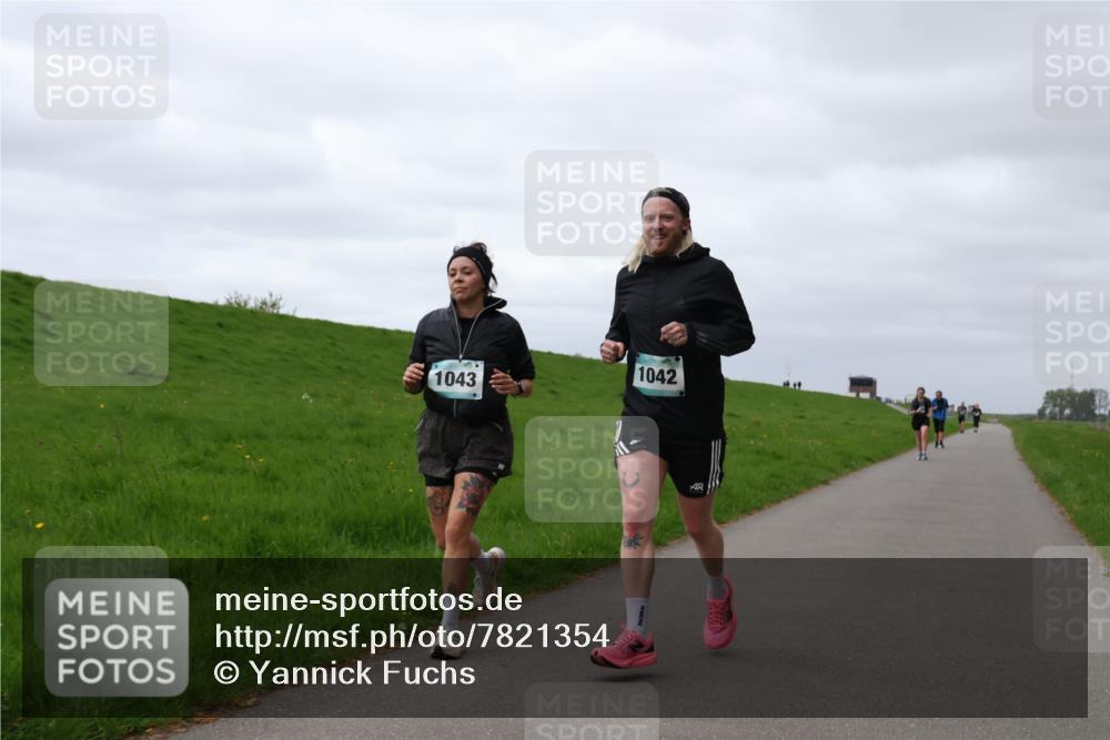 04.05.2025 - 8. Wedeler Halbmarathon Yannick Fuchs http://msf.ph/oto/7821354 04.05.2025 12:06:59 Laufen 1043, 1042 meine-sportfotos.de