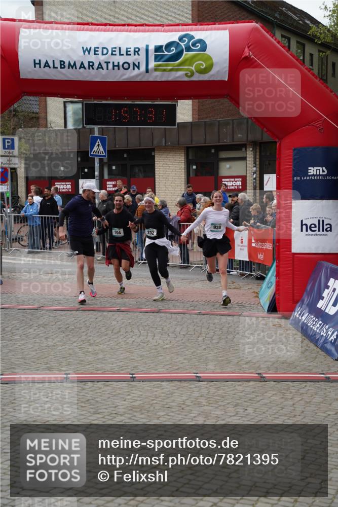 04.05.2025 - 8. Wedeler Halbmarathon Felixshl http://msf.ph/oto/7821395 04.05.2025 11:57:29 Ziel 104, 232, 928, 1161 meine-sportfotos.de