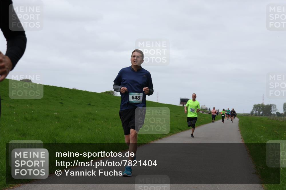 04.05.2025 - 8. Wedeler Halbmarathon Yannick Fuchs http://msf.ph/oto/7821404 04.05.2025 11:28:25 Laufen 648 meine-sportfotos.de