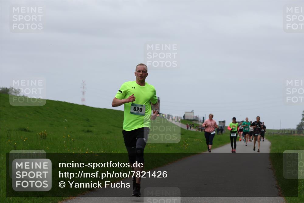 04.05.2025 - 8. Wedeler Halbmarathon Yannick Fuchs http://msf.ph/oto/7821426 04.05.2025 11:28:26 Laufen 620 meine-sportfotos.de