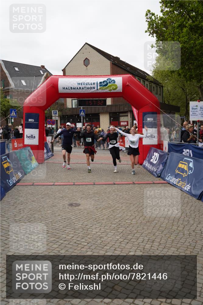 04.05.2025 - 8. Wedeler Halbmarathon Felixshl http://msf.ph/oto/7821446 04.05.2025 11:57:30 Ziel 104, 232, 928, 1161 meine-sportfotos.de