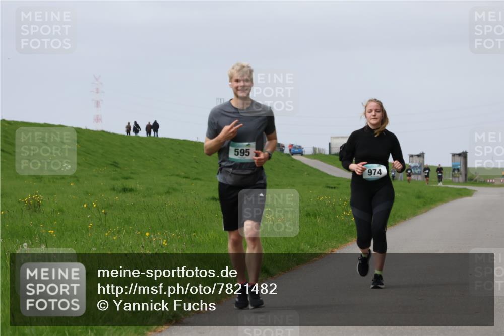04.05.2025 - 8. Wedeler Halbmarathon Yannick Fuchs http://msf.ph/oto/7821482 04.05.2025 12:07:23 Laufen 595, 974 meine-sportfotos.de