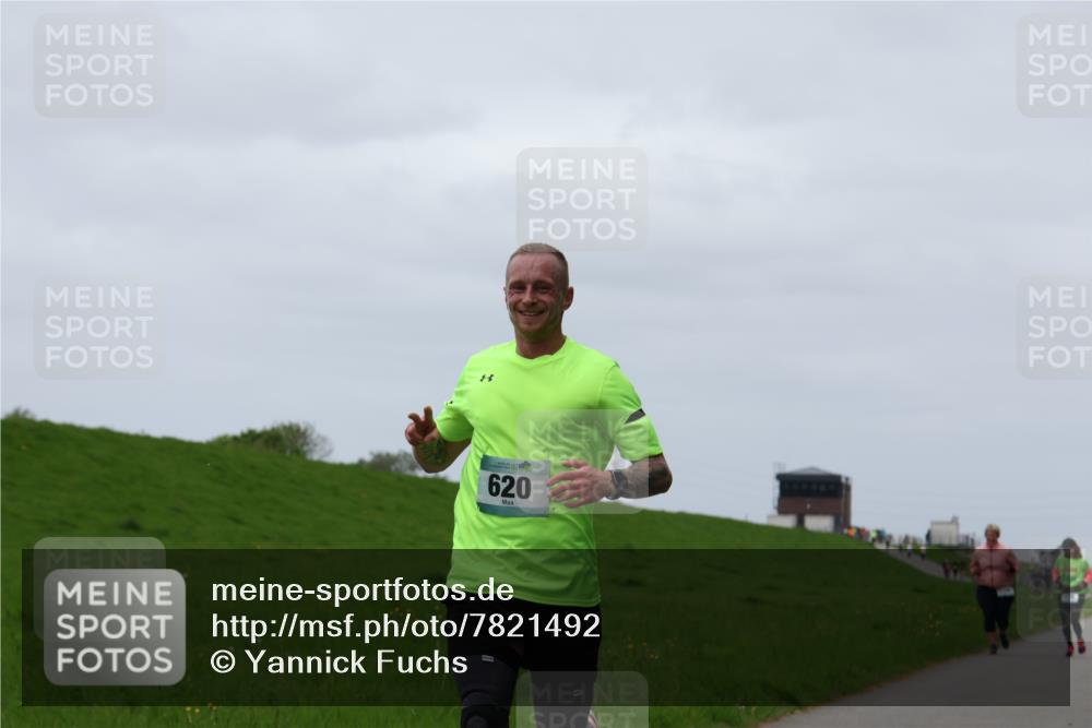 04.05.2025 - 8. Wedeler Halbmarathon Yannick Fuchs http://msf.ph/oto/7821492 04.05.2025 11:28:28 Laufen 620, 1 meine-sportfotos.de