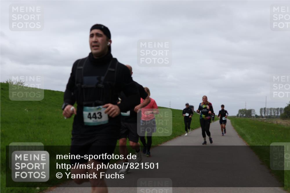 04.05.2025 - 8. Wedeler Halbmarathon Yannick Fuchs http://msf.ph/oto/7821501 04.05.2025 11:51:29 Laufen 443 meine-sportfotos.de