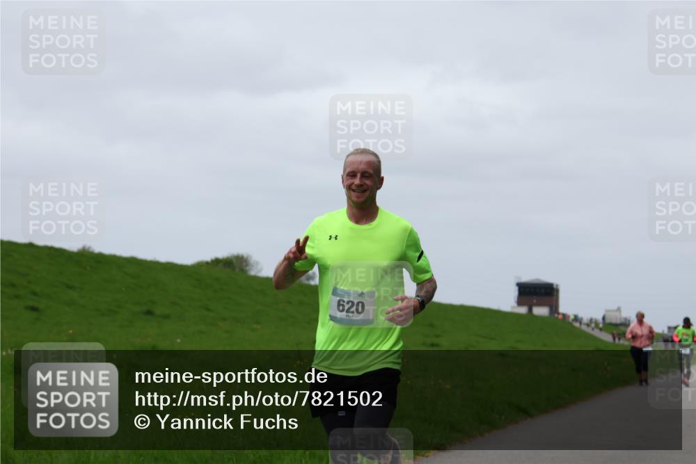 04.05.2025 - 8. Wedeler Halbmarathon Yannick Fuchs http://msf.ph/oto/7821502 04.05.2025 11:28:28 Laufen 620 meine-sportfotos.de