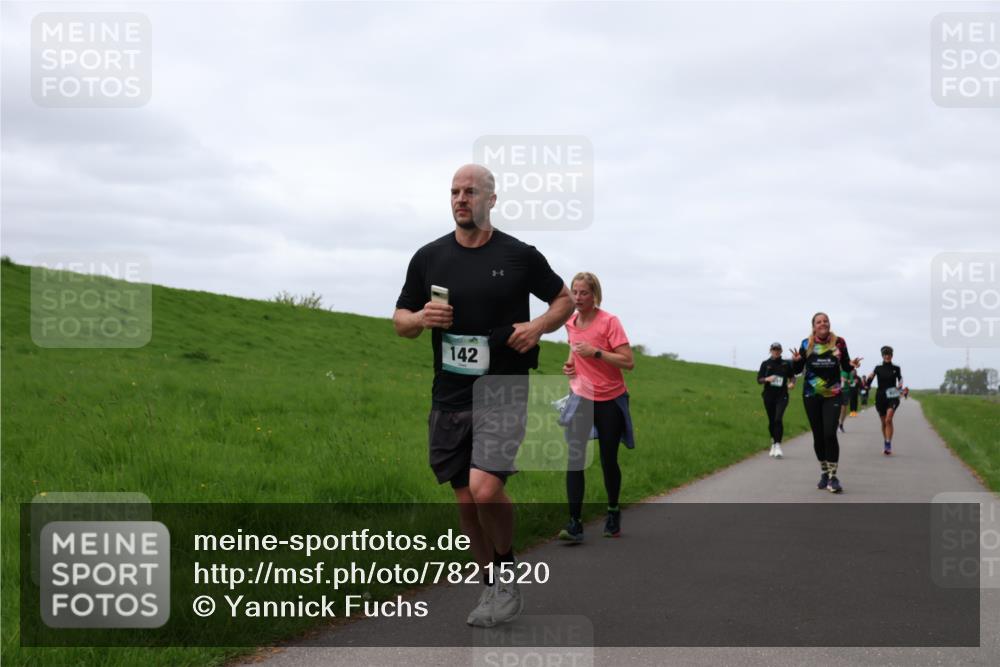 04.05.2025 - 8. Wedeler Halbmarathon Yannick Fuchs http://msf.ph/oto/7821520 04.05.2025 11:51:30 Laufen 142 meine-sportfotos.de