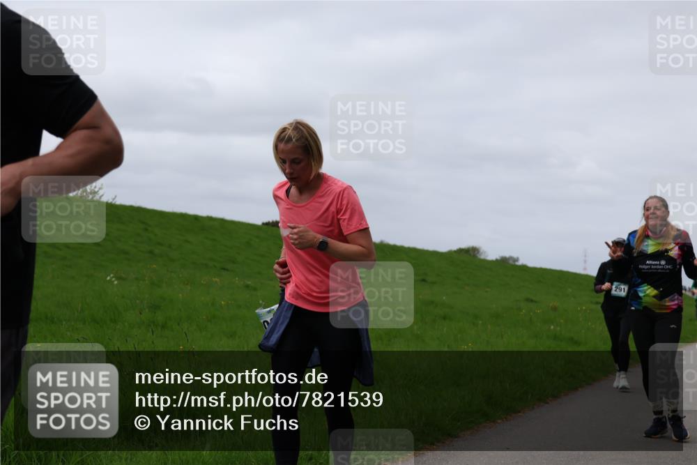 04.05.2025 - 8. Wedeler Halbmarathon Yannick Fuchs http://msf.ph/oto/7821539 04.05.2025 11:51:30 Laufen 291 meine-sportfotos.de