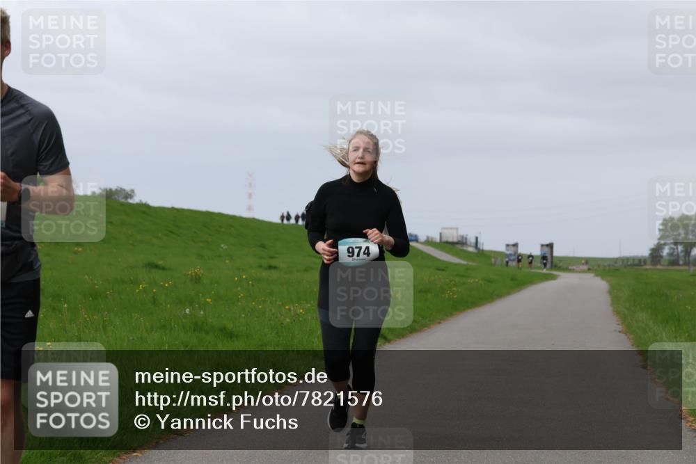 04.05.2025 - 8. Wedeler Halbmarathon Yannick Fuchs http://msf.ph/oto/7821576 04.05.2025 12:07:28 Laufen 974 meine-sportfotos.de