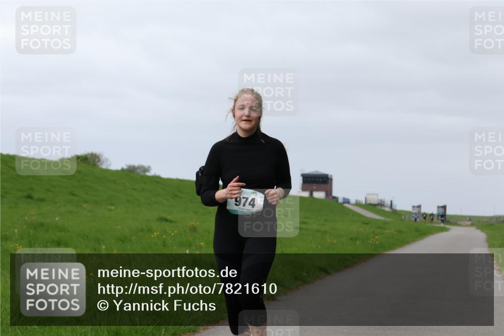 04.05.2025 - 8. Wedeler Halbmarathon Yannick Fuchs http://msf.ph/oto/7821610 04.05.2025 12:07:29 Laufen 974 meine-sportfotos.de