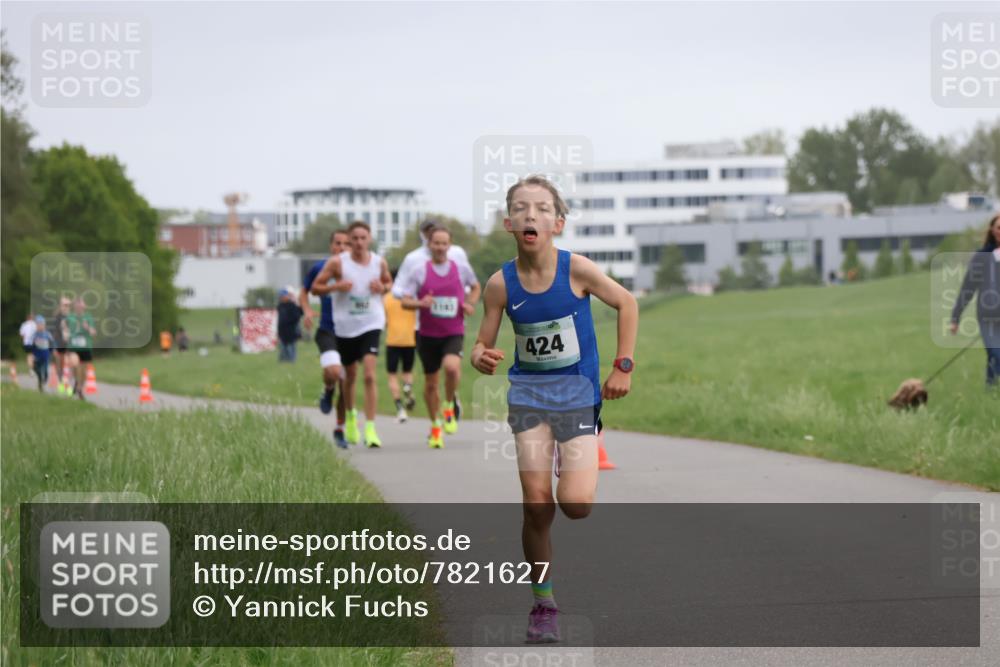 04.05.2025 - 8. Wedeler Halbmarathon Yannick Fuchs http://msf.ph/oto/7821627 04.05.2025 11:10:16 Laufen 424 meine-sportfotos.de
