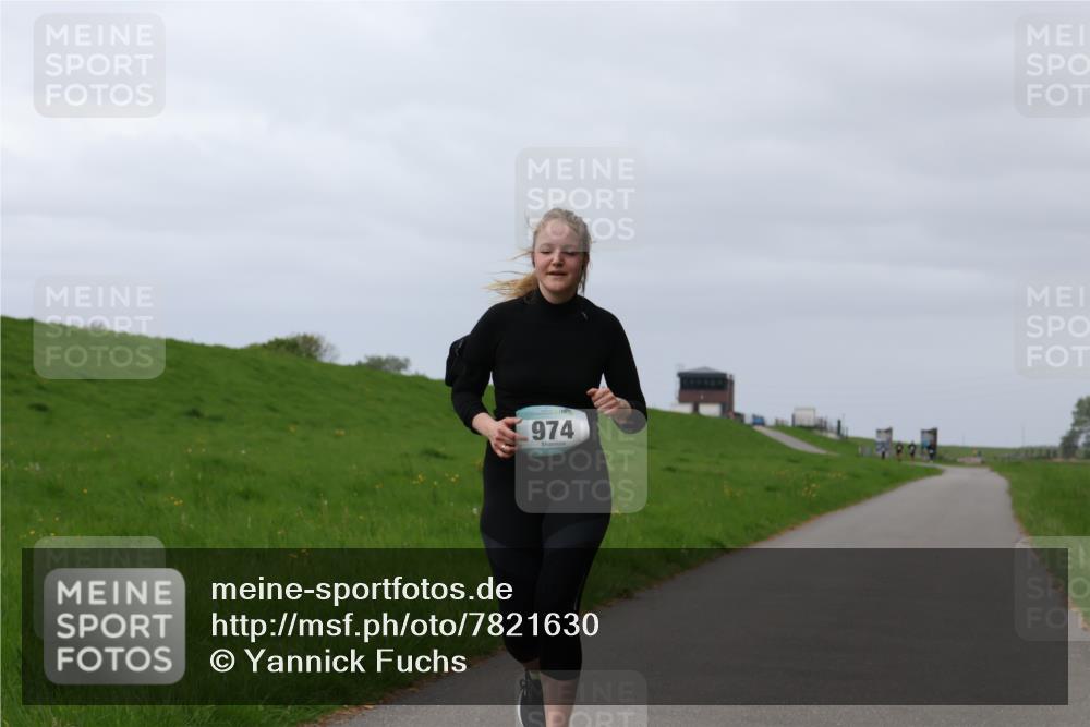 04.05.2025 - 8. Wedeler Halbmarathon Yannick Fuchs http://msf.ph/oto/7821630 04.05.2025 12:07:29 Laufen 974 meine-sportfotos.de
