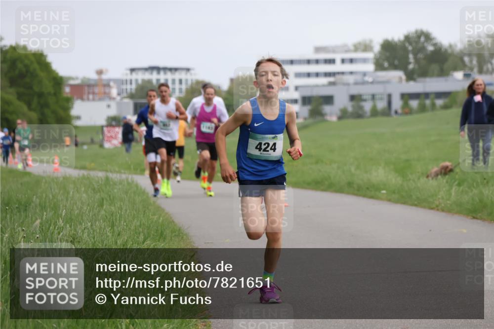 04.05.2025 - 8. Wedeler Halbmarathon Yannick Fuchs http://msf.ph/oto/7821651 04.05.2025 11:10:16 Laufen 424 meine-sportfotos.de