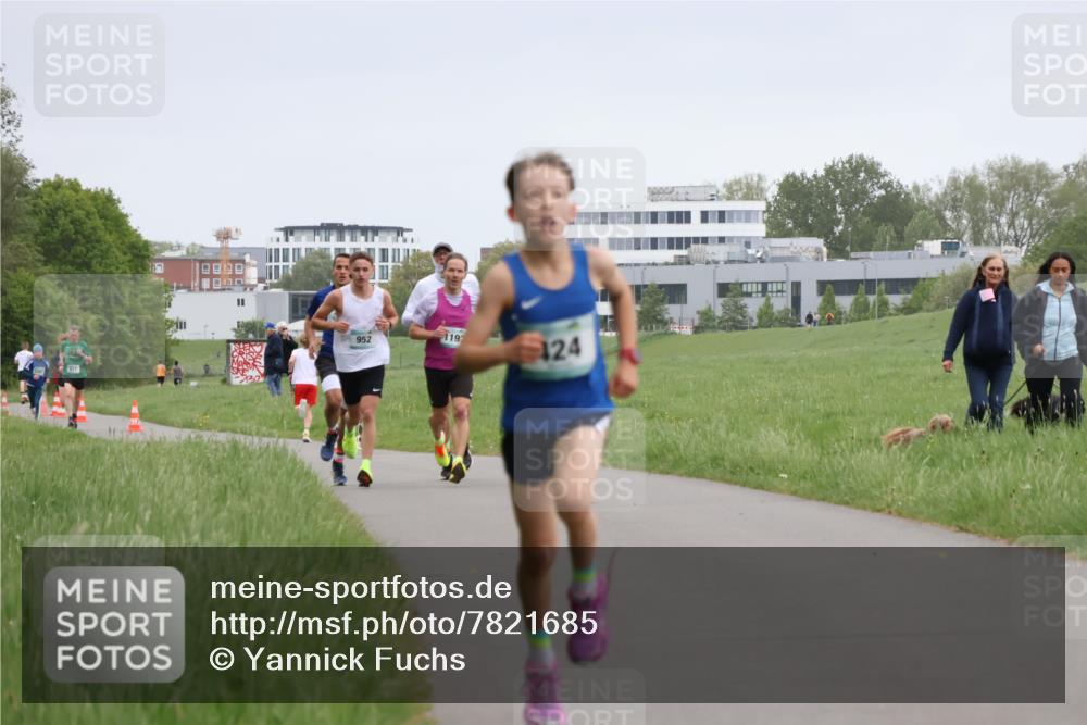 04.05.2025 - 8. Wedeler Halbmarathon Yannick Fuchs http://msf.ph/oto/7821685 04.05.2025 11:10:16 Laufen 952, 119, 424 meine-sportfotos.de