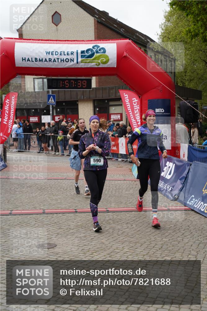 04.05.2025 - 8. Wedeler Halbmarathon Felixshl http://msf.ph/oto/7821688 04.05.2025 11:57:37 Ziel 349, 590, 1147, 1161 meine-sportfotos.de