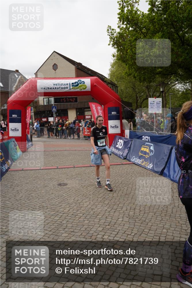 04.05.2025 - 8. Wedeler Halbmarathon Felixshl http://msf.ph/oto/7821739 04.05.2025 11:57:40 Ziel 349, 590, 606, 1147 meine-sportfotos.de