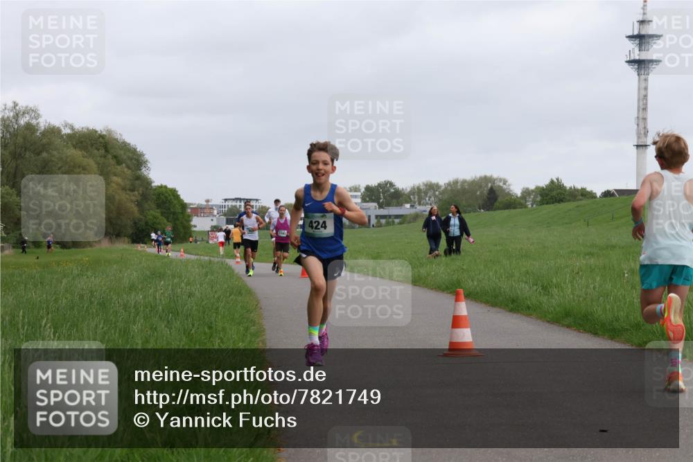 04.05.2025 - 8. Wedeler Halbmarathon Yannick Fuchs http://msf.ph/oto/7821749 04.05.2025 11:10:18 Laufen 1193, 424 meine-sportfotos.de