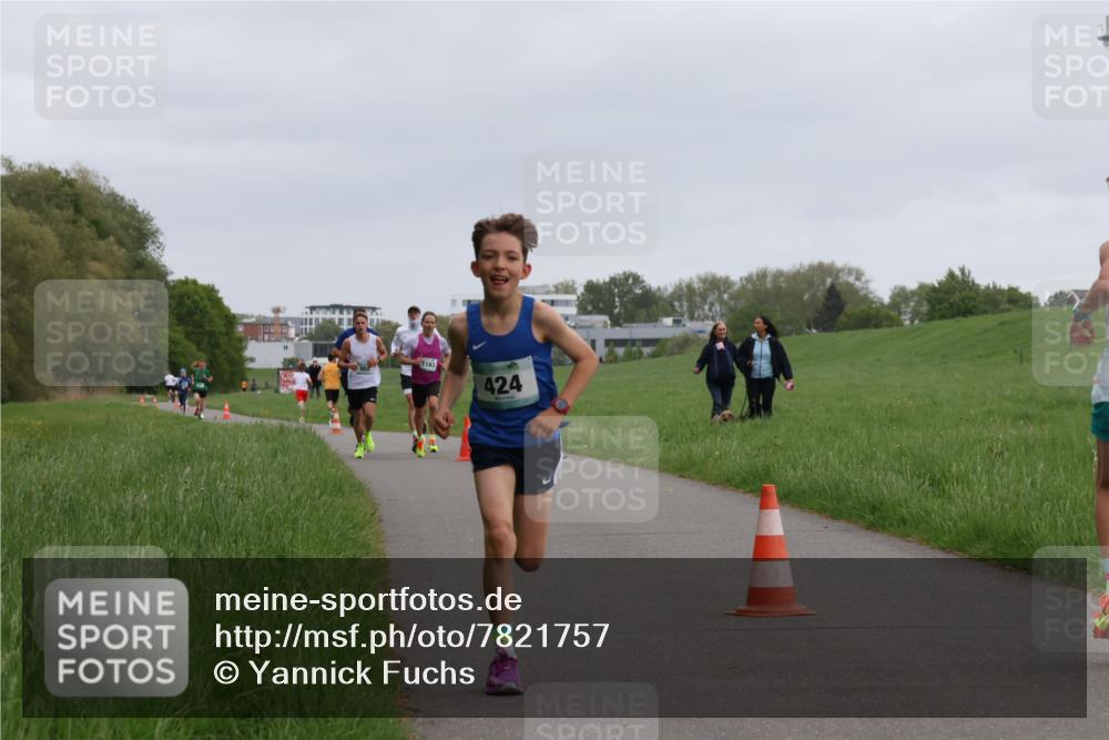 04.05.2025 - 8. Wedeler Halbmarathon Yannick Fuchs http://msf.ph/oto/7821757 04.05.2025 11:10:18 Laufen 1193, 424 meine-sportfotos.de