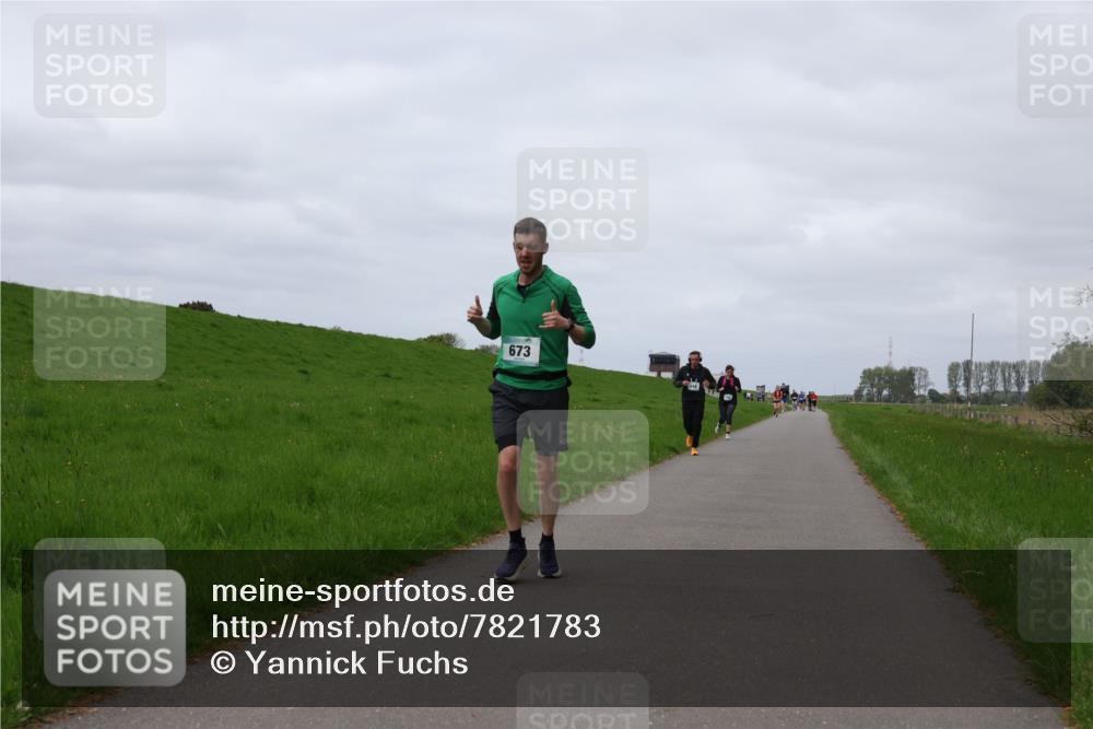04.05.2025 - 8. Wedeler Halbmarathon Yannick Fuchs http://msf.ph/oto/7821783 04.05.2025 11:51:36 Laufen 673 meine-sportfotos.de