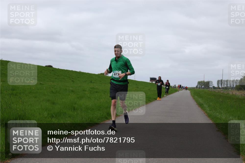 04.05.2025 - 8. Wedeler Halbmarathon Yannick Fuchs http://msf.ph/oto/7821795 04.05.2025 11:51:36 Laufen 673 meine-sportfotos.de