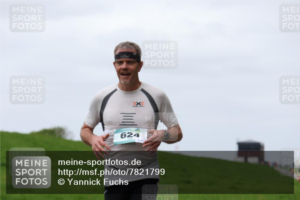 04.05.2025 - 8. Wedeler Halbmarathon Yannick Fuchs http://msf.ph/oto/7821799 04.05.2025 11:28:55 Laufen 624, 43 meine-sportfotos.de