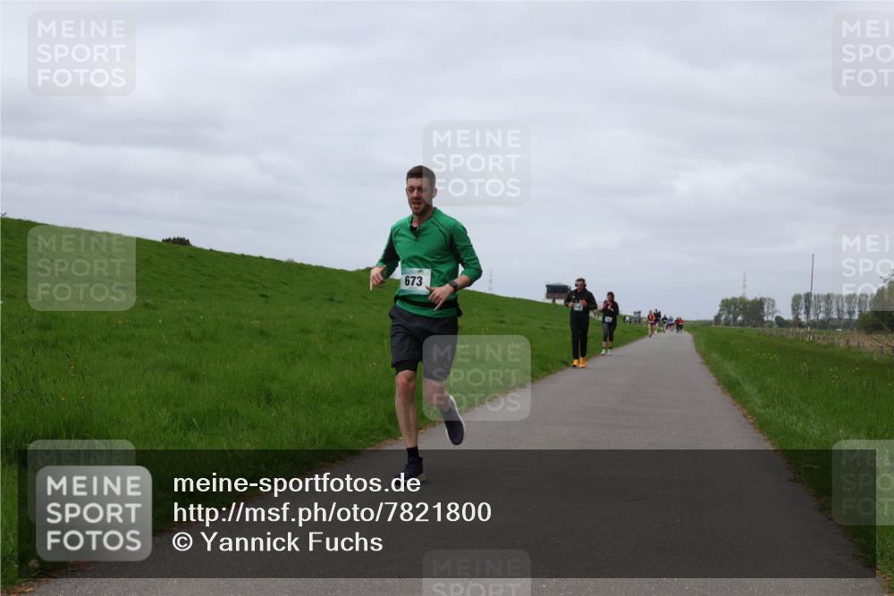 04.05.2025 - 8. Wedeler Halbmarathon Yannick Fuchs http://msf.ph/oto/7821800 04.05.2025 11:51:36 Laufen 673 meine-sportfotos.de