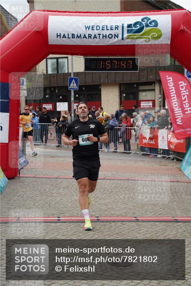 04.05.2025 - 8. Wedeler Halbmarathon Felixshl http://msf.ph/oto/7821802 04.05.2025 11:57:45 Ziel 251, 606, 671 meine-sportfotos.de
