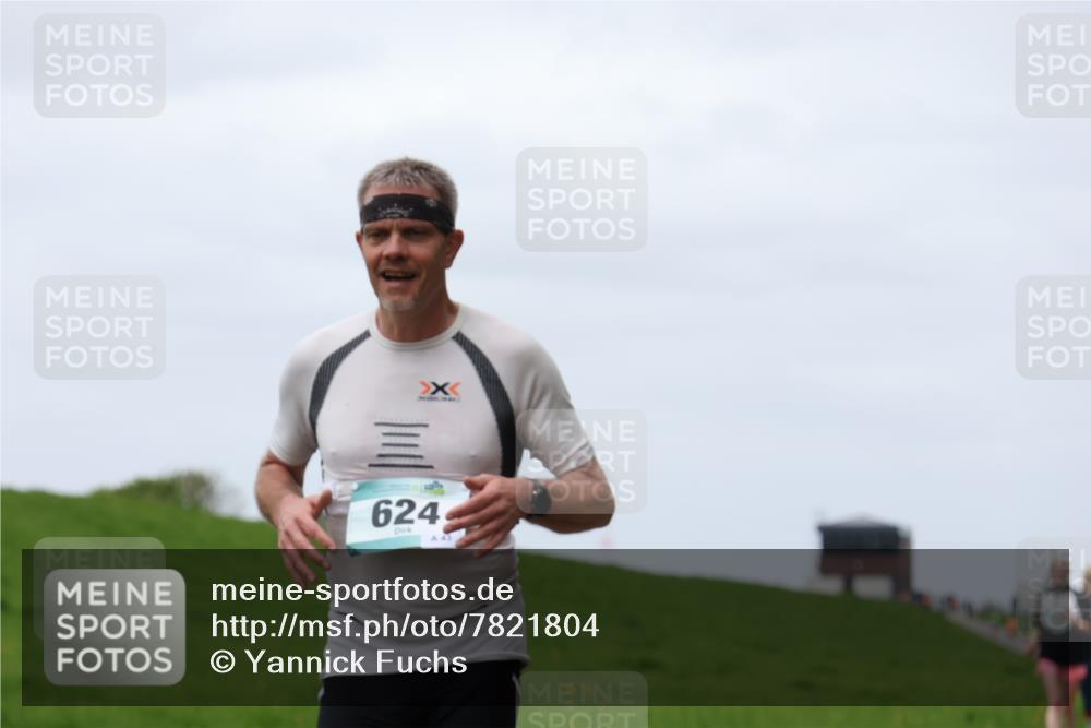 04.05.2025 - 8. Wedeler Halbmarathon Yannick Fuchs http://msf.ph/oto/7821804 04.05.2025 11:28:55 Laufen 624, 43 meine-sportfotos.de