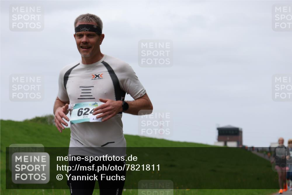 04.05.2025 - 8. Wedeler Halbmarathon Yannick Fuchs http://msf.ph/oto/7821811 04.05.2025 11:28:55 Laufen 624 meine-sportfotos.de