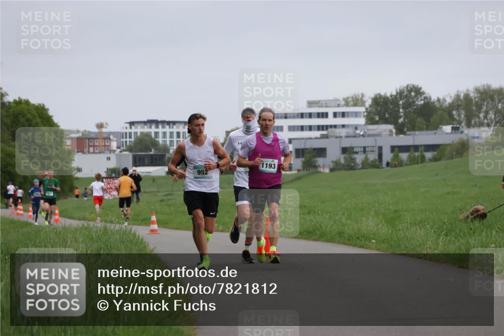 04.05.2025 - 8. Wedeler Halbmarathon Yannick Fuchs http://msf.ph/oto/7821812 04.05.2025 11:10:20 Laufen 1193, 952 meine-sportfotos.de