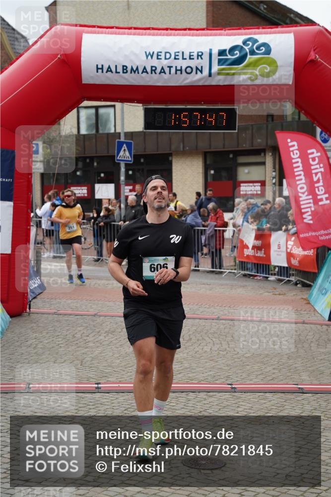 04.05.2025 - 8. Wedeler Halbmarathon Felixshl http://msf.ph/oto/7821845 04.05.2025 11:57:45 Ziel 251, 606, 671 meine-sportfotos.de