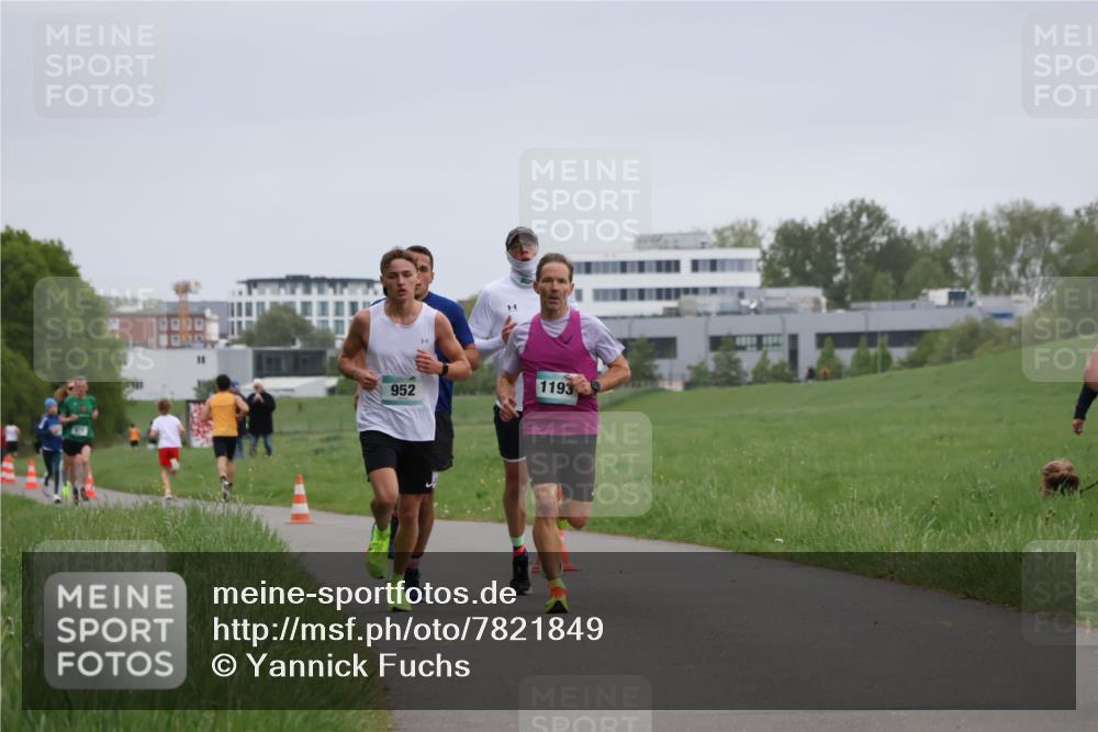 04.05.2025 - 8. Wedeler Halbmarathon Yannick Fuchs http://msf.ph/oto/7821849 04.05.2025 11:10:20 Laufen 1193, 952 meine-sportfotos.de