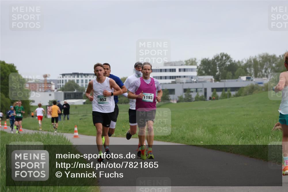 04.05.2025 - 8. Wedeler Halbmarathon Yannick Fuchs http://msf.ph/oto/7821865 04.05.2025 11:10:20 Laufen 1193, 952 meine-sportfotos.de
