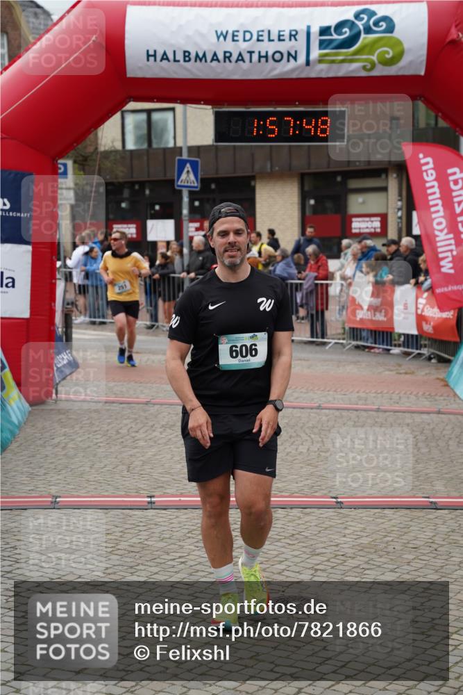04.05.2025 - 8. Wedeler Halbmarathon Felixshl http://msf.ph/oto/7821866 04.05.2025 11:57:46 Ziel 251, 606, 671 meine-sportfotos.de