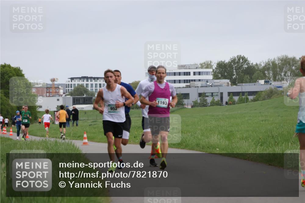 04.05.2025 - 8. Wedeler Halbmarathon Yannick Fuchs http://msf.ph/oto/7821870 04.05.2025 11:10:21 Laufen 952, 1193 meine-sportfotos.de