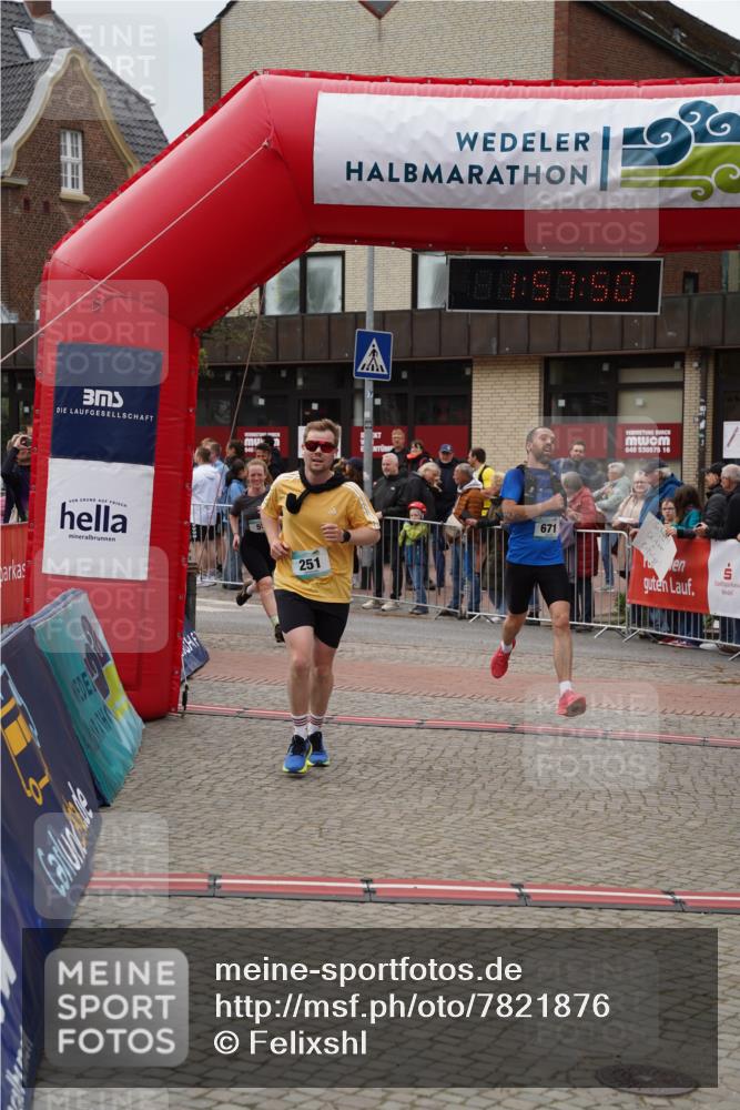 04.05.2025 - 8. Wedeler Halbmarathon Felixshl http://msf.ph/oto/7821876 04.05.2025 11:57:48 Ziel 55, 251, 606, 671 meine-sportfotos.de